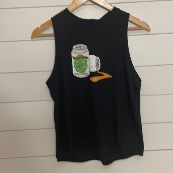 Brooks Tops - Brooks sweat wicking quick drying fabric